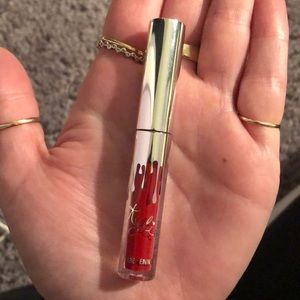 NEW mini kylie matte liquid lip in color “mary jo”